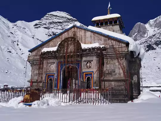 Snowfall in Kedarnath 2023